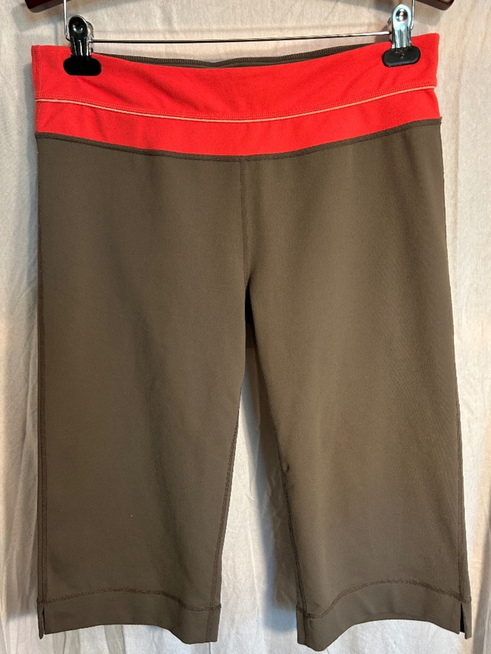 Women's Zella reversible capri length leggings, Taupe with coral, size L